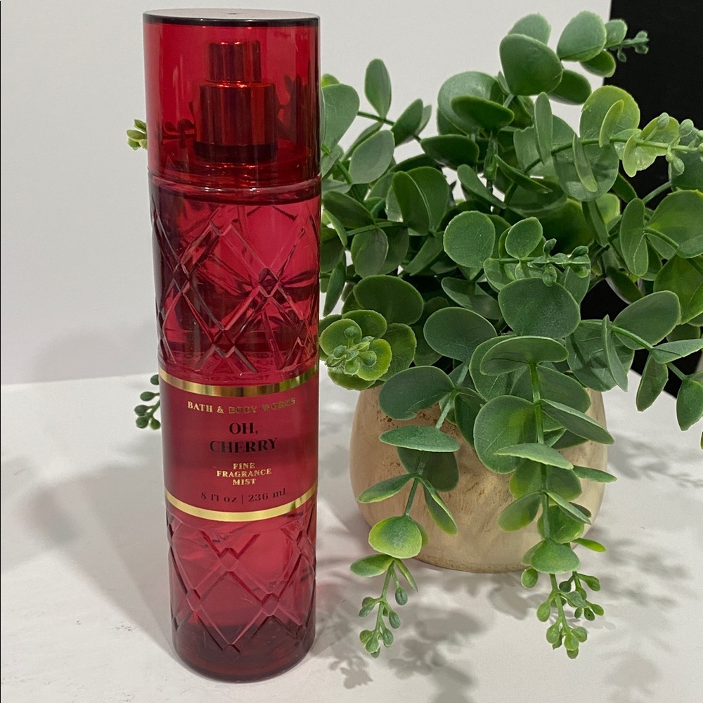 Bath & Body Works Luxury Fragrance “Oh Cherry” Fine Fragrance Mist